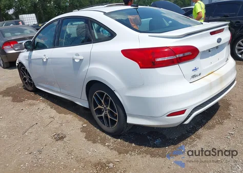 2016 Ford Focus Se z USA, uszkodzony, nr VIN 1FADP3F25GL250971